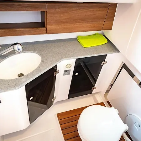 Apartment Yacht Overtime - A44743 *