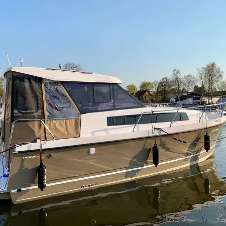 Yacht Overtime - A44743