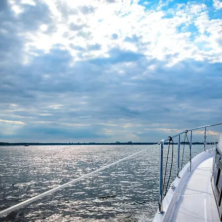 Yacht Overtime - A44743 *