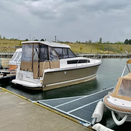 Yacht Overtime - A44743 * Braunsbedra